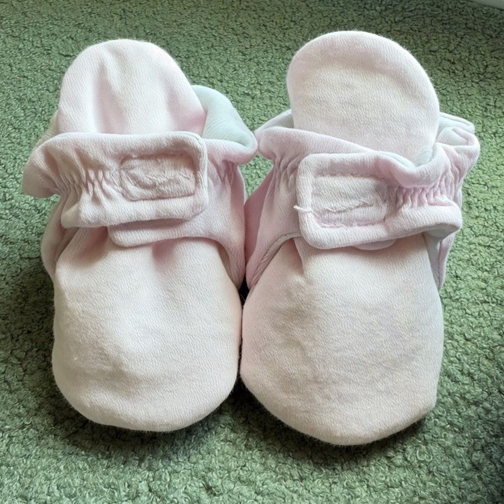 Pink Soft Newborn Baby Booties - Picture 2 of 8